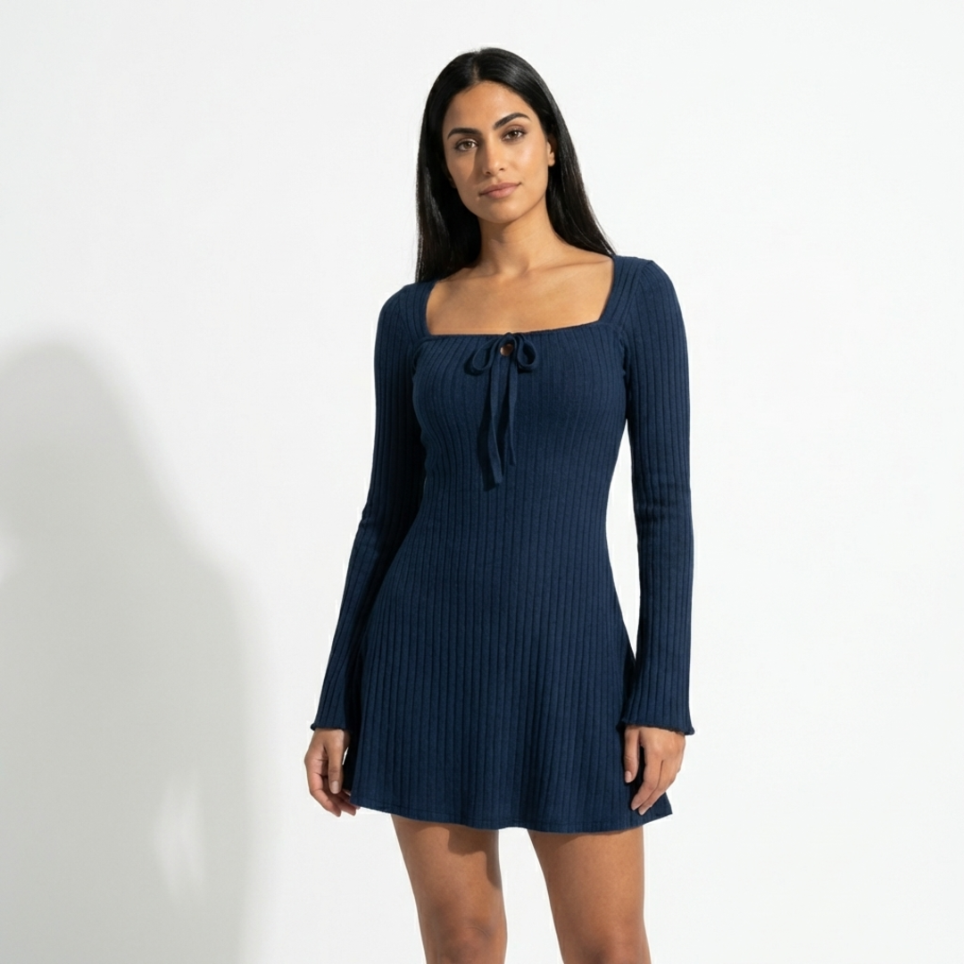 צבע: כחול כהה