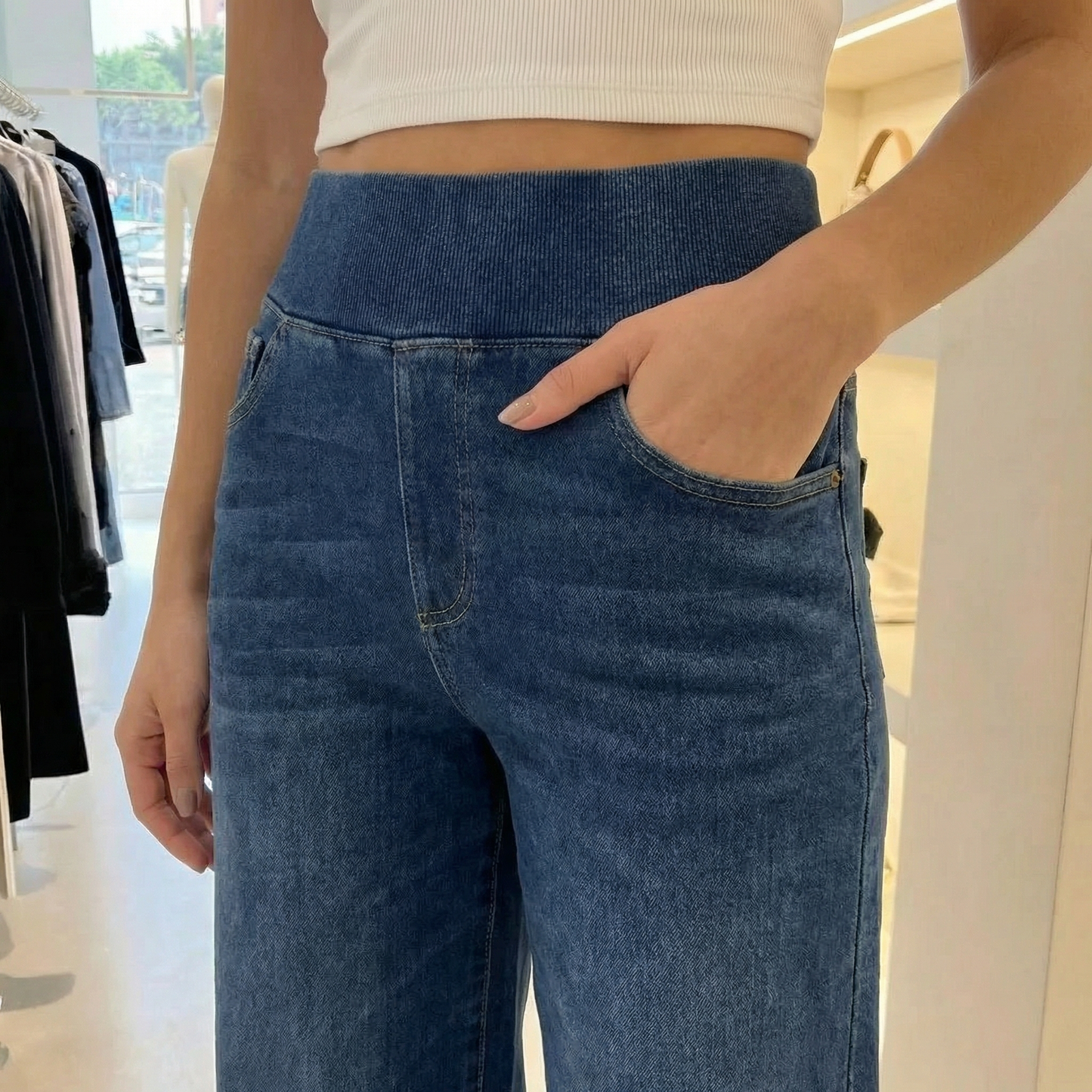 ג'ינס סטרץ' מחטב בגזרה רחבה לנשים (ללא רוכסן)