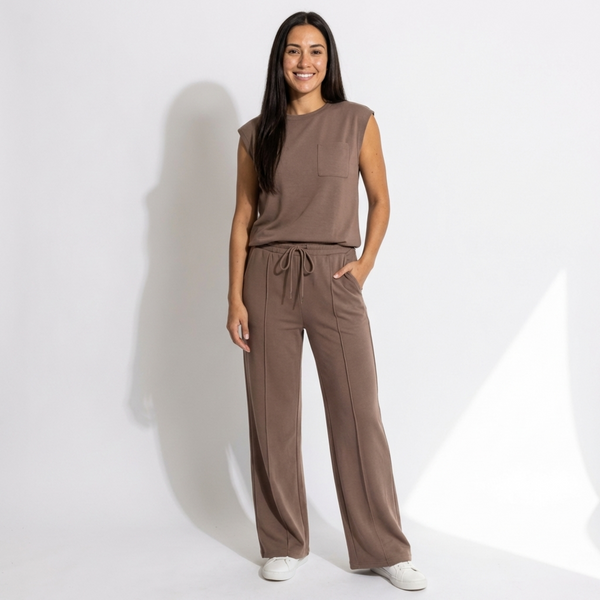 סט קז'ואל חולצה ומכנס בגוון חום חמים