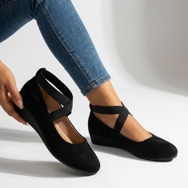 נעלי בובה שחורות עם רצועות קרוס אלסטיות