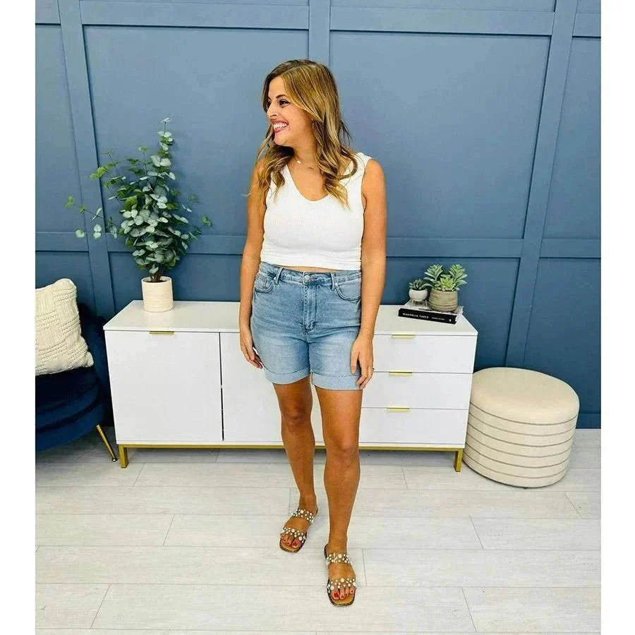 שורט מחטב - מתאים למידות גדולות