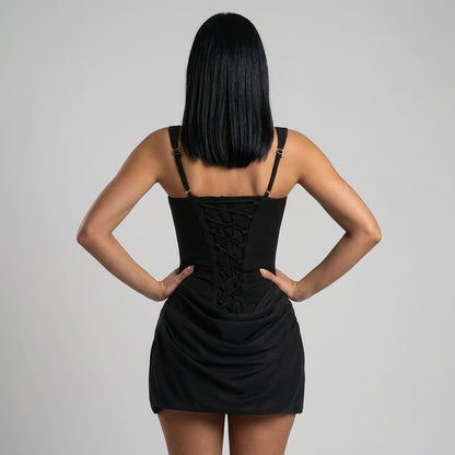 מיני שמלה שחורה בצבע שחור