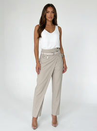 בז׳ (רב מכר)